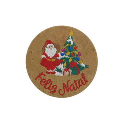 Disco de cortiça redondo com bordado de Pai Natal, árvore e texto de Natal