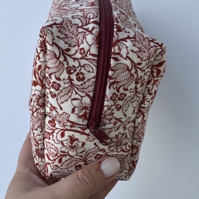 Necessaire&#x20;M&#x00E9;dia&#x20;Constela&#x00E7;&#x00E3;o&#x20;de&#x20;Flora