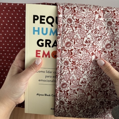 Bolsa&#x20;de&#x20;Livros&#x20;Constela&#x00E7;&#x00E3;o&#x20;de&#x20;Flora