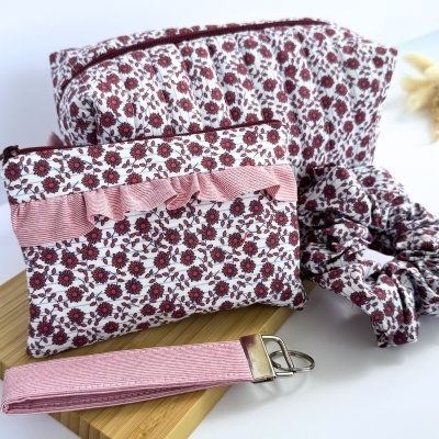 Bolsinha&#x20;Multiuso&#x20;com&#x20;folho&#x20;Margarida&#x20;M&#x00E9;dia