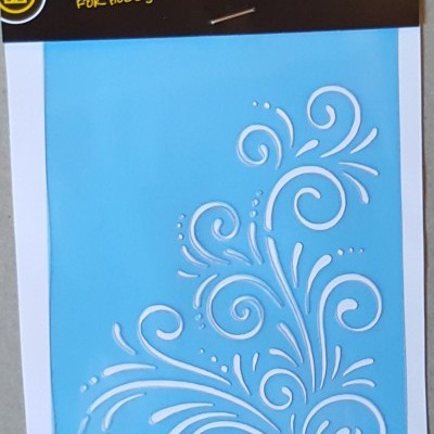 Stencil azul com design floral em embalagem preta e branca da marca Atila.