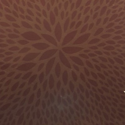 Papel de parede com padrão floral castanho em padrão circular