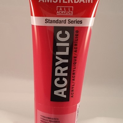 Tubo vermelho de tinta acrílica Amsterdam Standard Series cor Primário Magenta