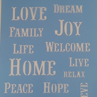 Stencil azul com palavras em branco para decoração como LOVE, FAMILY, LIFE, HOME, PEACE, LAUGH e outras.