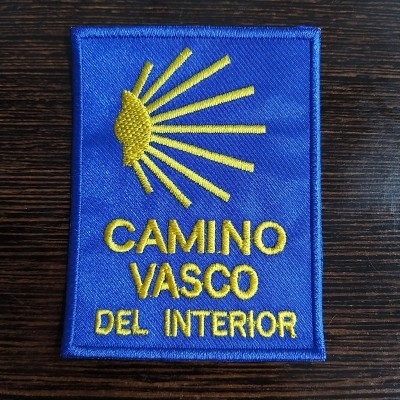 https://www.alberguedebarcelos.com/product/emblema-camino-vasco-del-interior