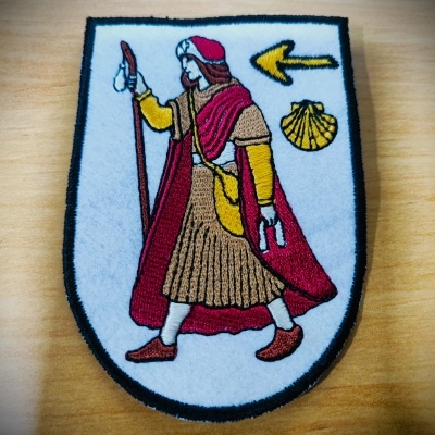 https://www.alberguedebarcelos.com/product/emblema-peregrino-a-santiago-2