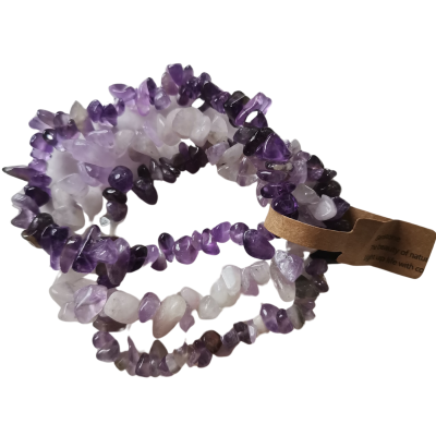 Pulseira elástica de pedras naturais roxas e brancas com etiqueta de papel castanho