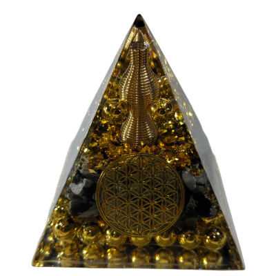 Pirâmide decorativa em resina com elementos dourados e pretos