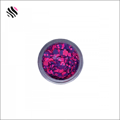 Pote com confetes roxos e rosas vistos de cima