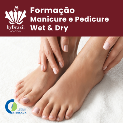 Mãos e pés femininos com unhas cuidadas sobre toalha branca e fundo bordô com texto e logo