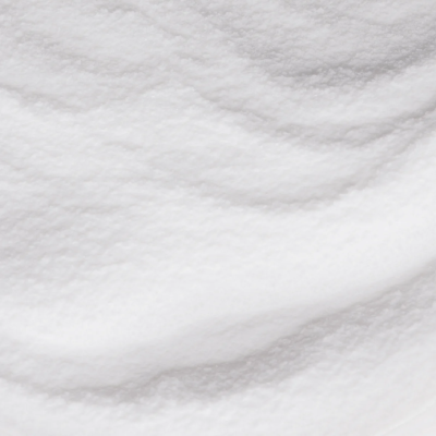 tecido branco com textura felpuda e dobras suaves