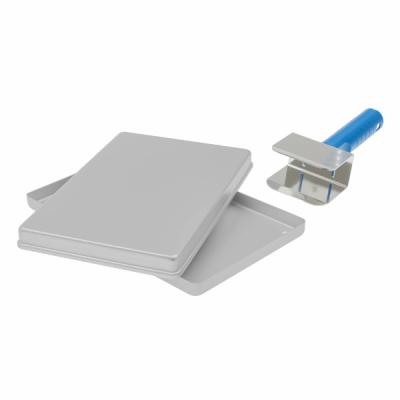 Conjunto de bandejas cinzentas e ferramenta manual com pega azul