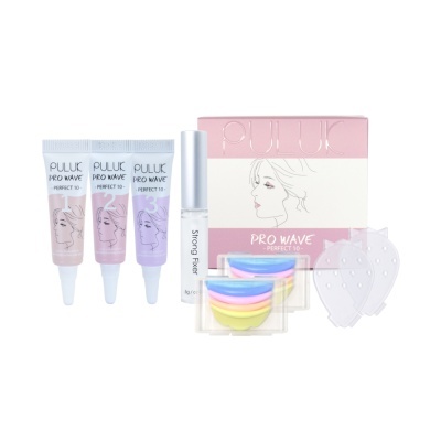 Kit de produtos de beleza PULUK PRO WAVE com tubos coloridos, frasco STRONG FIXER, moldes e caixa ilustrada.