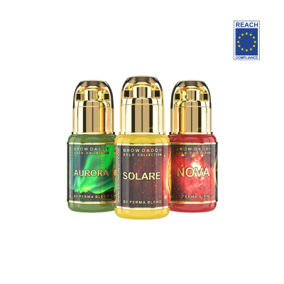 Três frascos dourados de cosméticos para sobrancelhas com etiquetas coloridas verde, amarela e vermelha