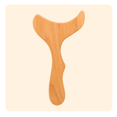 Escova ou pente de madeira com cabo arredondado e parte superior em forma de leque