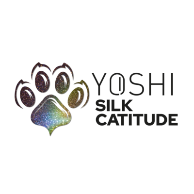 Logótipo pata brilhante com texto YOSHI SILK CATITUDE