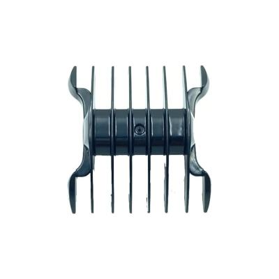 Pente aparador de cabelo preto com dentes alinhados sobre fundo branco