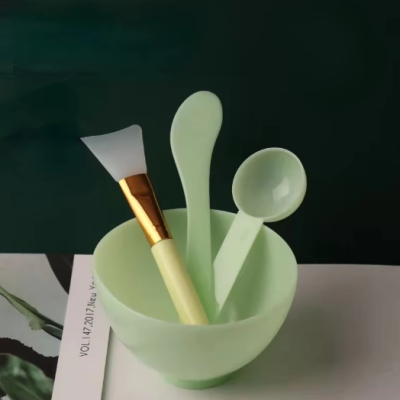 Conjunto de máscara facial com tigela, espátulas e escova