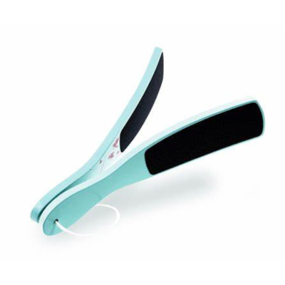 Lima para pés azul claro com superfície de lixa preta