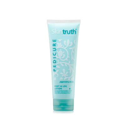 Tubo de loção azul claro Skintruth Pedicure para pés e pernas com texto e design floral