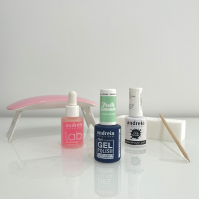 Conjunto de produtos para unhas com óleo, verniz gel, lixa cor-de-rosa e ferramenta de madeira