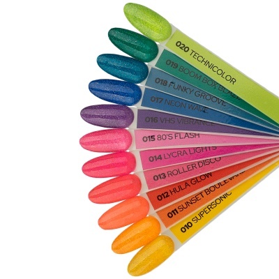 Mostruário de cores de verniz de unhas em tons vibrantes com etiquetas e nomes