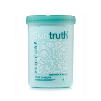 Frasco azul claro com produto para pedicure Skintruth peppermint & tea tree
