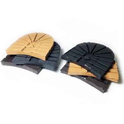 Solas de sapato em borracha com textura riscada em várias cores