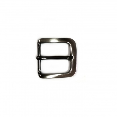 Fivela de metal prateada simples
