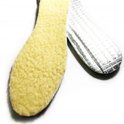 Palmilhas felpudas amarelas e prateadas com textura quadrícula