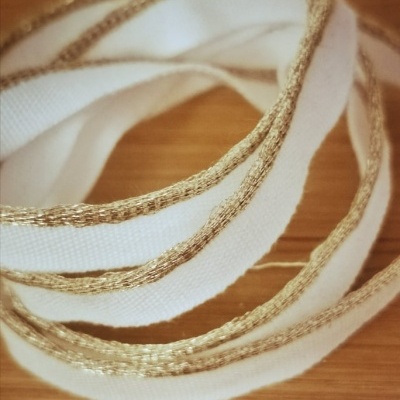 Fita Branco c/Vivo Lurex Dourado