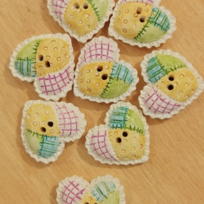 Botão de Gesso Coração Colorido