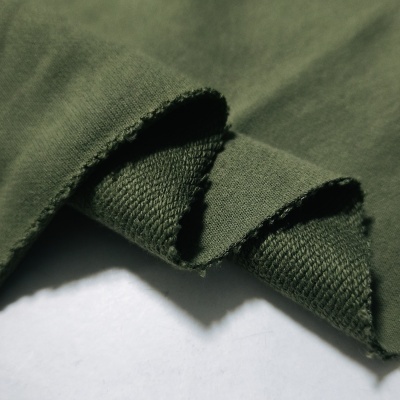 Malla diagonal sin cardar  DEEP LICHEN GREEN