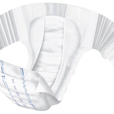 Fralda descartável branca com abas e fita adesiva azul