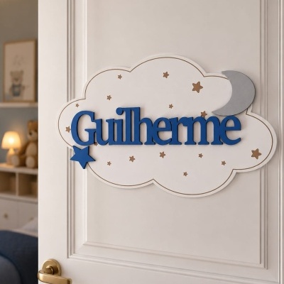 Placa decorativa de porta branca com nome Guilherme em azul