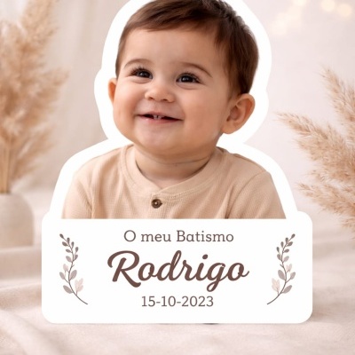 Foto de um bebé sorridente com texto O meu Batismo Rodrigo 15-10-2023