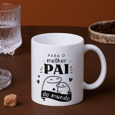 Caneca branca com texto e ilustração em preto para o melhor pai do mundo