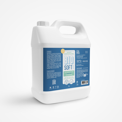 Recipiente de plástico branco com rótulo azul BIO SOFT