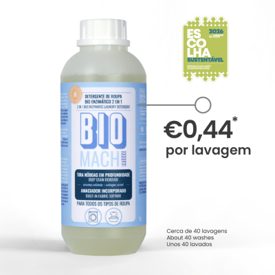 Frasco de detergente de roupa bio enzimático com rótulo azul