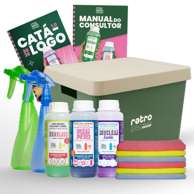 Conjunto de produtos de limpeza com frascos, pulverizadores, panos, caixa e manuais