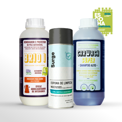 Três produtos para cuidados automóveis com etiquetas coloridas e texto legível