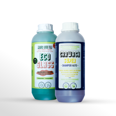 Duas embalagens plásticas de produtos de limpeza ECO GLASS e CARWASH SUPER