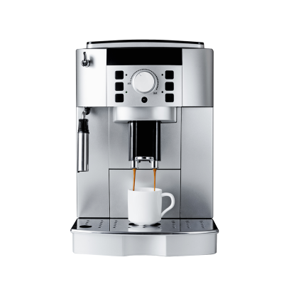 Máquina de café expresso prateada a preparar café numa chávena branca