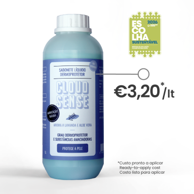 Frasco azul claro de sabonete líquido dermoprotetor Cloud Sense com rótulo azul e branco e preço €3,20/litro