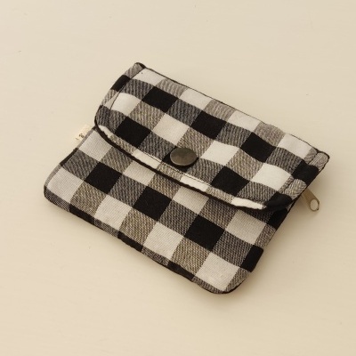Carteira feminina xadrez preto e branco com fecho