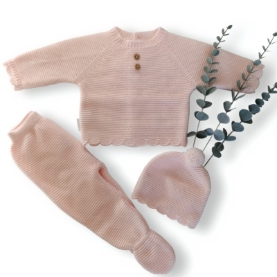 Conjunto de roupa para bebé cor-de-rosa em malha com camisola, calças e gorro com pompom