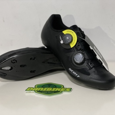 Sapatilhas de ciclismo pretas SCOTT com sistema de aperto rotativo amarelo e sola preta