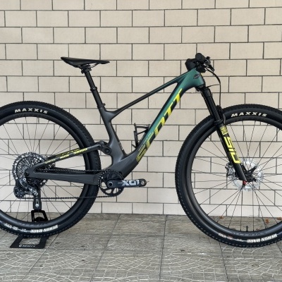 Bicicleta de montanha Scott cors carbono verde amarelo pneus Maxxis suspensão RockShox SID componentes SRAM X01