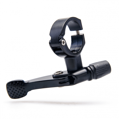 Pédal ou alavanca preta de bicicleta com parafuso de ajuste