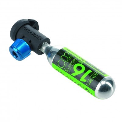 Cilindro de CO2 metálico com suporte plástico preto e azul e etiqueta verde e preta